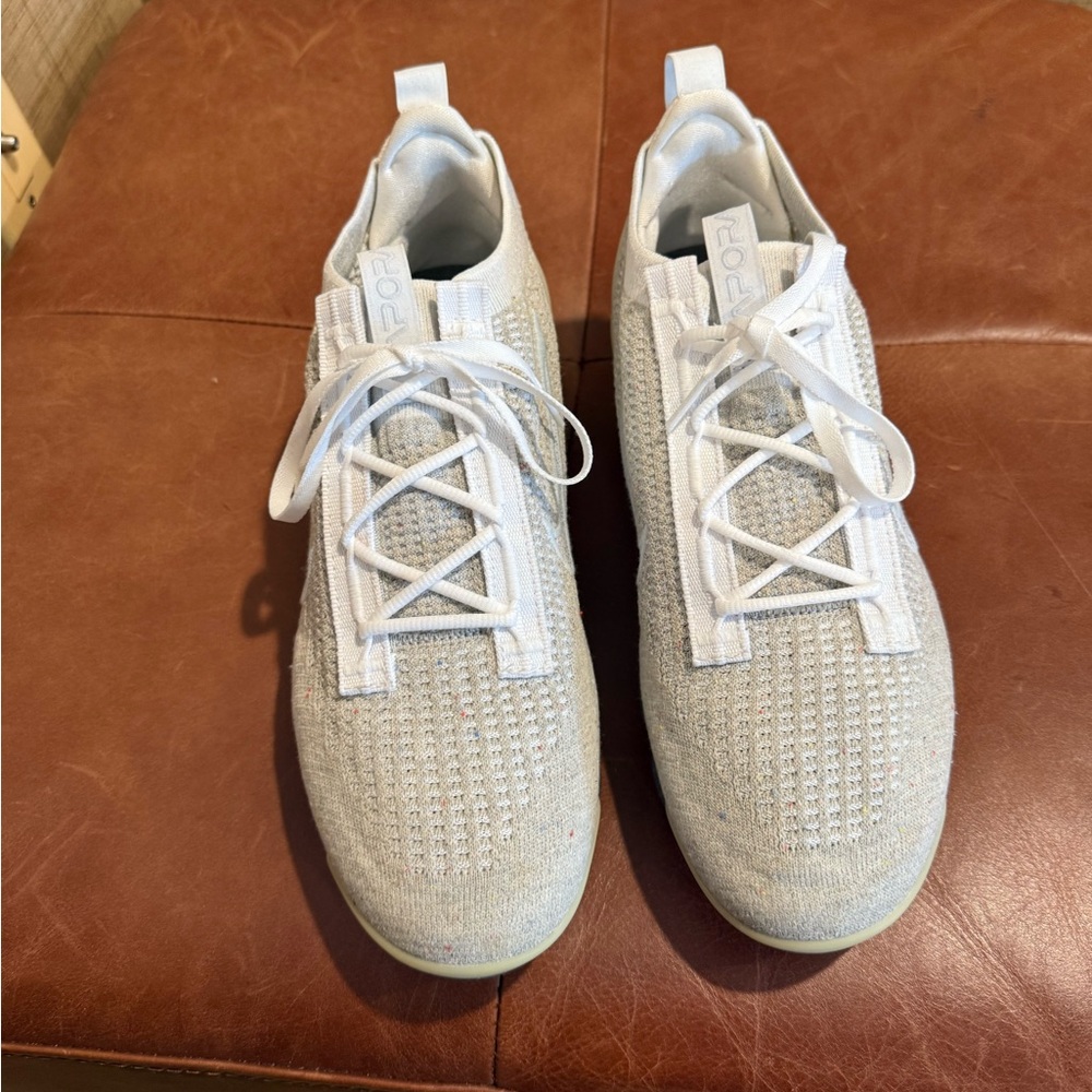 Nike vapor max size 9.5